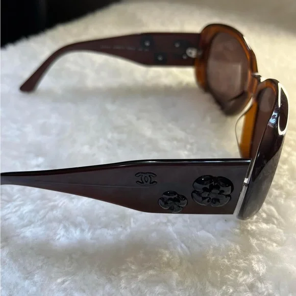 Sold ❎❎Authentic CHANEL SUNGLASSES 🕶️ - Picture 3 of 16